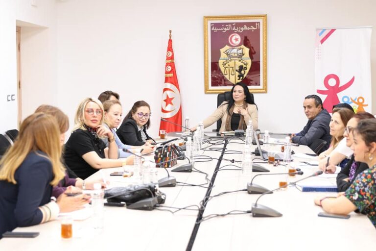 تثمين دور الاعلامية التونسية موضوع لقاء وزيرة المرأة بمنتدى الاعلاميات التونسيات (فيديو)
