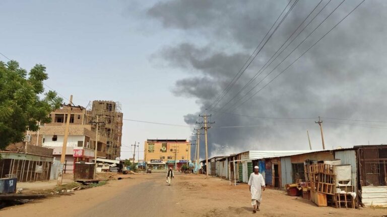 تمديد إغلاق المجال الجوي بالسودان.. وتحذير من استمرار اغتيال الكوادر الطبية