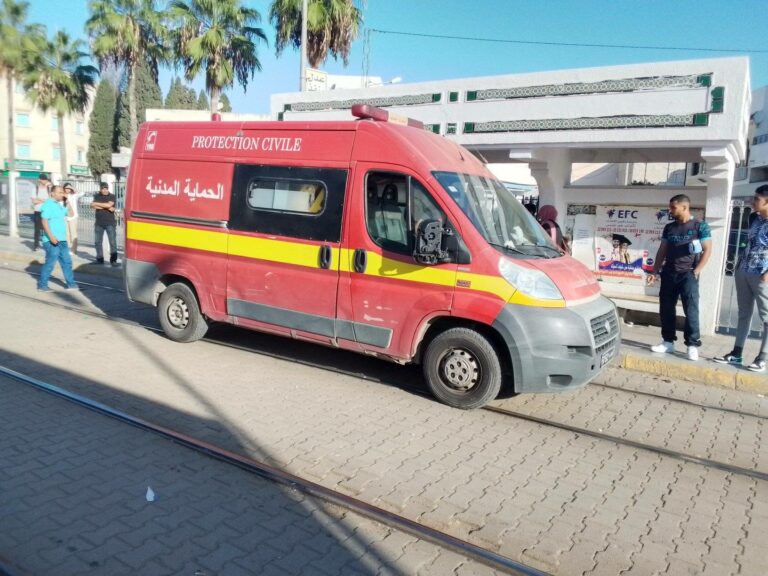 إثر سقوطهما من عربة الميترو..اصابة شخصين في محطة الدندان بمنوبة (photos)