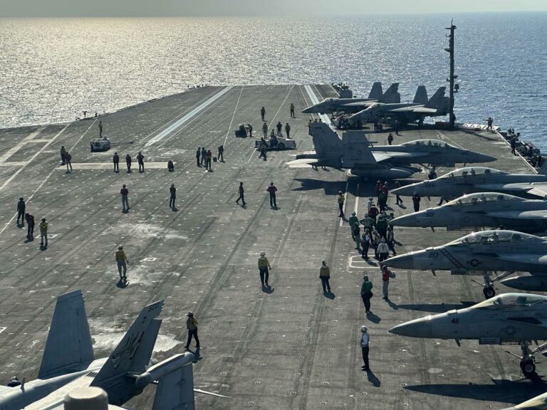 الولايات المتحدة ترسل حاملة طائرات ثانية إلى البحر الأبيض المتوسط