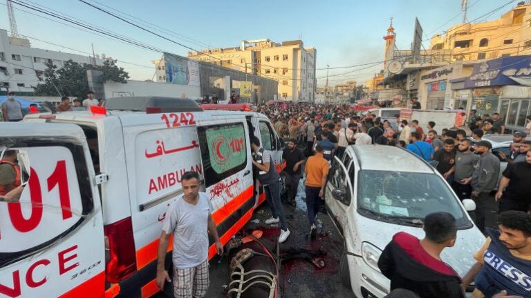 جثث مكدسة و مشاهد صادمة: الاحتــــــ.لال يرتكب مجزرة في مجمع الشفاء