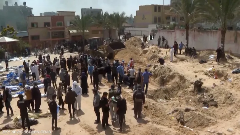 الدفاع المدني في غزة يكشف تفاصيل “مرعبة” عن المقابر الجماعية