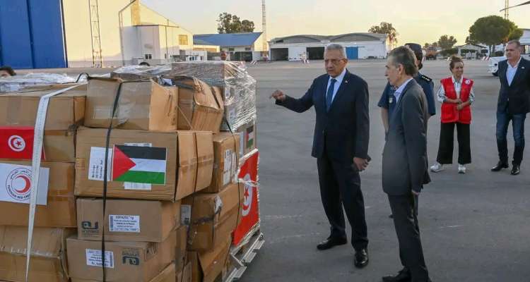 إنطلاق أوّل باخرة مساعدات تونسيّة إلى غزة