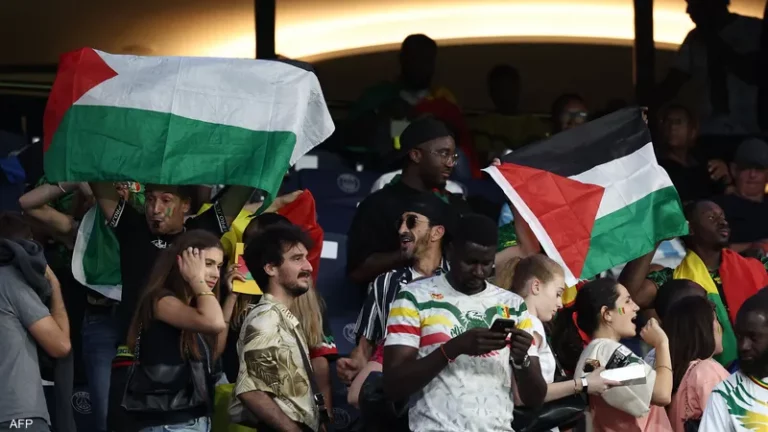 أولمبياد باريس 2024: صافرات إستهجان و أعلام فلسطين مرفوعة في مقابلة إسرائيل و مالي