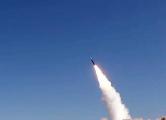 الاحتلال يعلن استهداف مواقع للحوثيين في اليمن