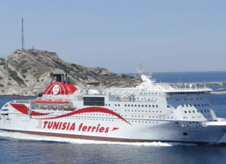 خفر السواحل الإيطالي يوقف باخرة “قرطاج” بسبب نقائص في السلامة: التونسيون عالقون لليوم الثالث