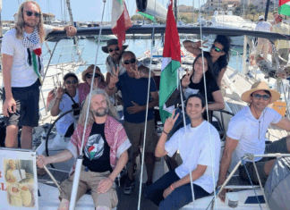 انطلاق القافلة الإيطالية من أسطول الصمود نحو غزة محملة بالمساعدات