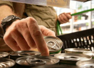 وزارة الصحة تحذر من مخاطر المعلبات وتوصي باقتنائها من المسالك المنظمة فقط