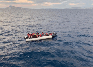 اليونان تدعو المهاجرين غير النظاميين لمغادرة البلاد طواعية