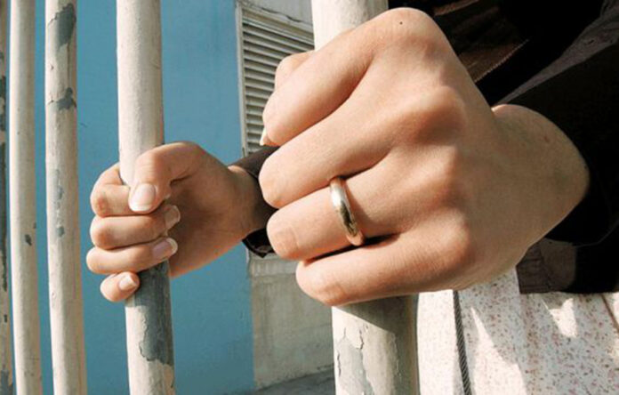 بطاقة إيداع بالسجن ضد فتاة على تيك توك بسبب مضامين غير أخلاقية