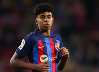 فليك سعيد بعودة لامين جمال ويشدّد على ضرورة التحكم في وضعه فليك سعيد بعودة لامين جمال ويشدّد على ضرورة التحكم في وضعه