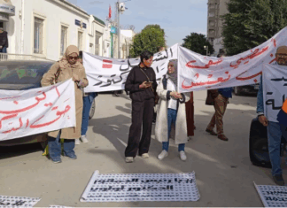 احتجاج حاملي الدكتوراه أمام البرلمان رفضاً لخطط الانتداب 2026 احتجاج حاملي الدكتوراه أمام البرلمان رفضاً لخطط الانتداب 2026