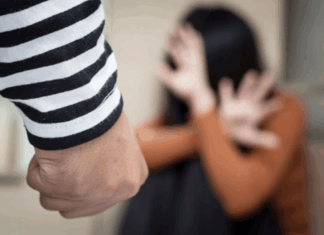 تضاعف عدد النساء المعنفات في تونس وفق الجمعية التونسية للنساء الديمقراطيات تضاعف عدد النساء المعنفات في تونس وفق الجمعية التونسية للنساء الديمقراطيات