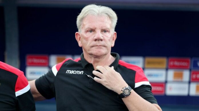 مدرب أوغندا يعترف: افتقدنا للروح القتالية وتونس استحقت الفوز