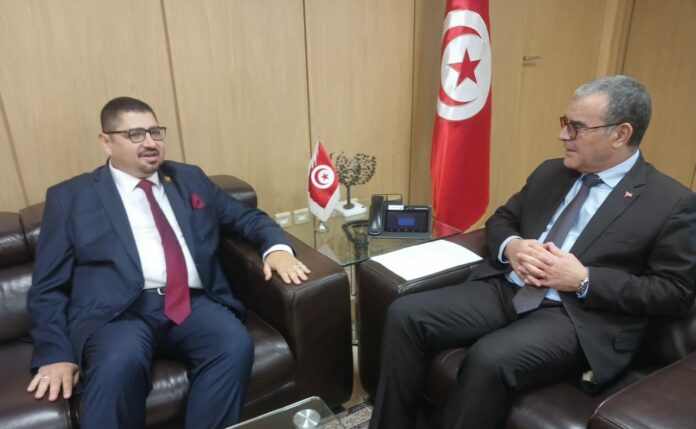 آفاق التعاون بين تونس ومركز التميز الإفريقي للأسواق الشاملة محور لقاء وزير الاقتصاد بالمدير التنفيذي لـ AIMEC