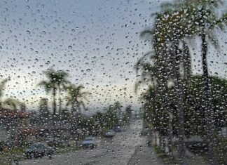 أمطار غزيرة وعواصف رعدية مع انخفاض ملموس في درجات الحرارة بداية من الليلة