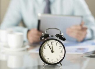 رئاسة الحكومة تضبط توقيت العمل بالإدارات العمومية خلال رمضان 2026