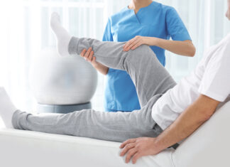 أخصائيو العلاج الطبيعي في تونس يرفضون الفاتورة الإلكترونية ويحذّرون من إغلاق العيادات