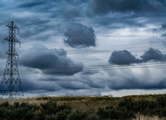 تقلبات جوية وأمطار رعدية تلوّح في الأفق: طقس متقلب الليلة بعدة مناطق